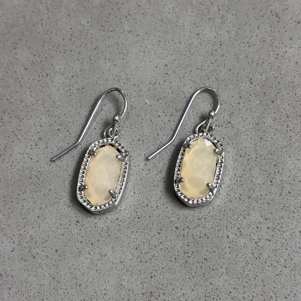 Kendra Scott Lee Drop Earrings with Ivory Mother-of-pearl stone with silver NWOT